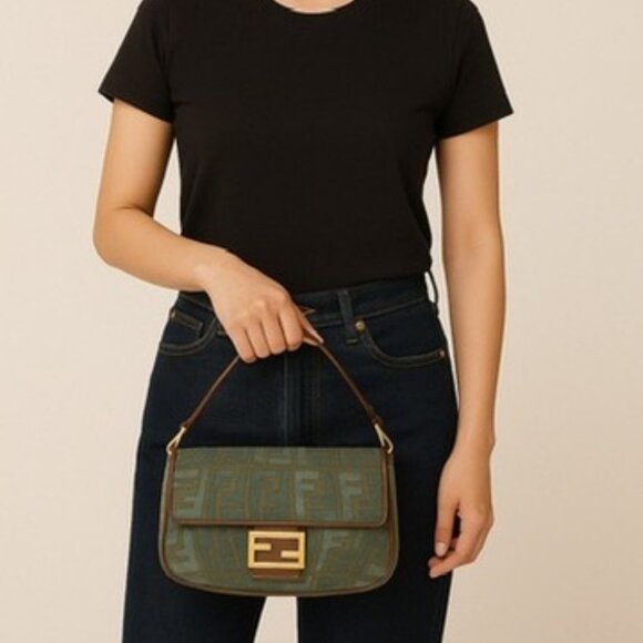 Fendi x Sara Coleman 2021 FF Fisheye baguette - Picture 1 of 9